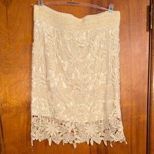 Forever 21 Cream Floral Crochet Lace Pencil Skirt with Scalloped Hem